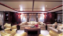 MAMA MIA -  Main Salon